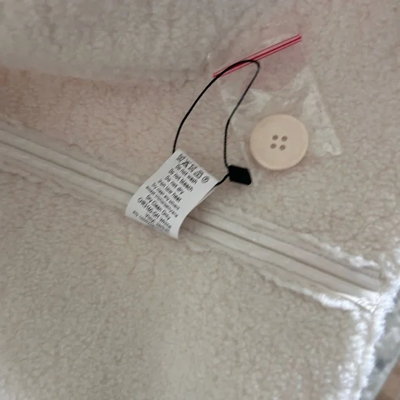 Mistress Rocks Cream Cropped Jacket - Picture 6 of 6